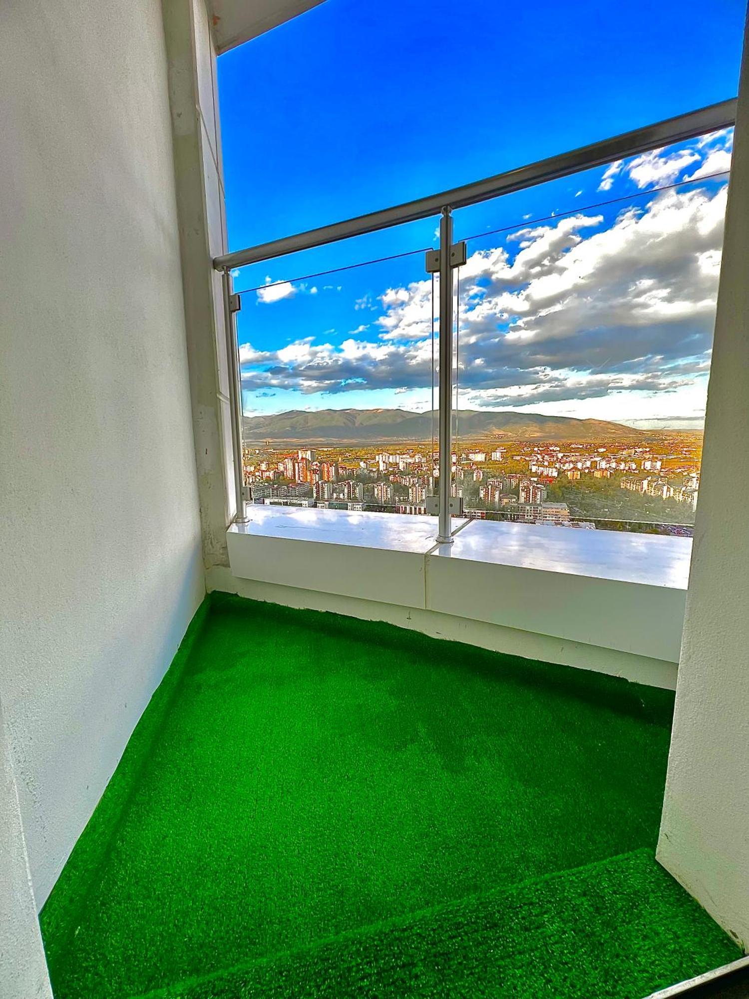 Alfred Sky Smart Apartment 29Th Spa Included 斯科普里 外观 照片